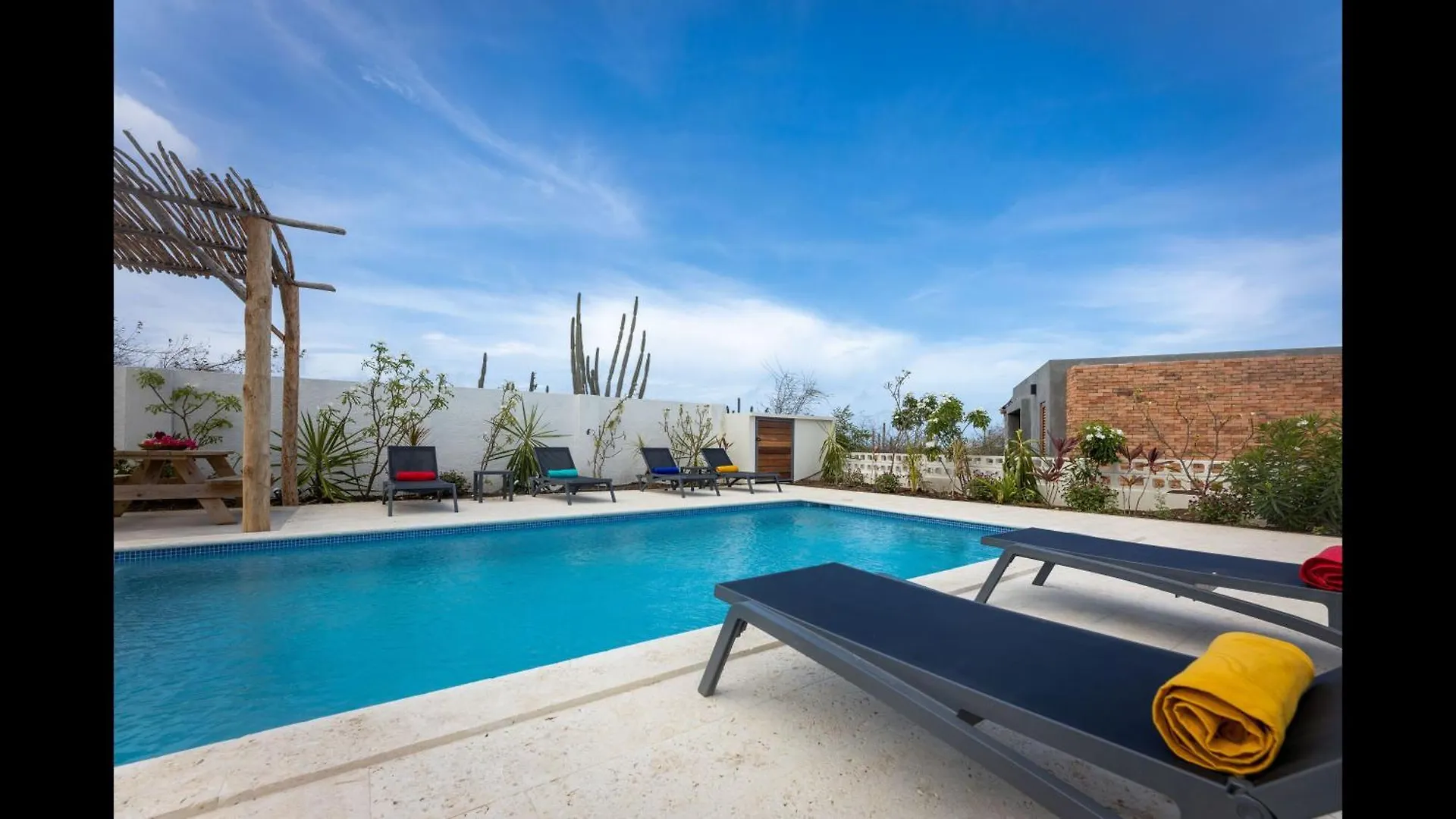 Havana Apartment - Panoramic View With Pool Curaçao